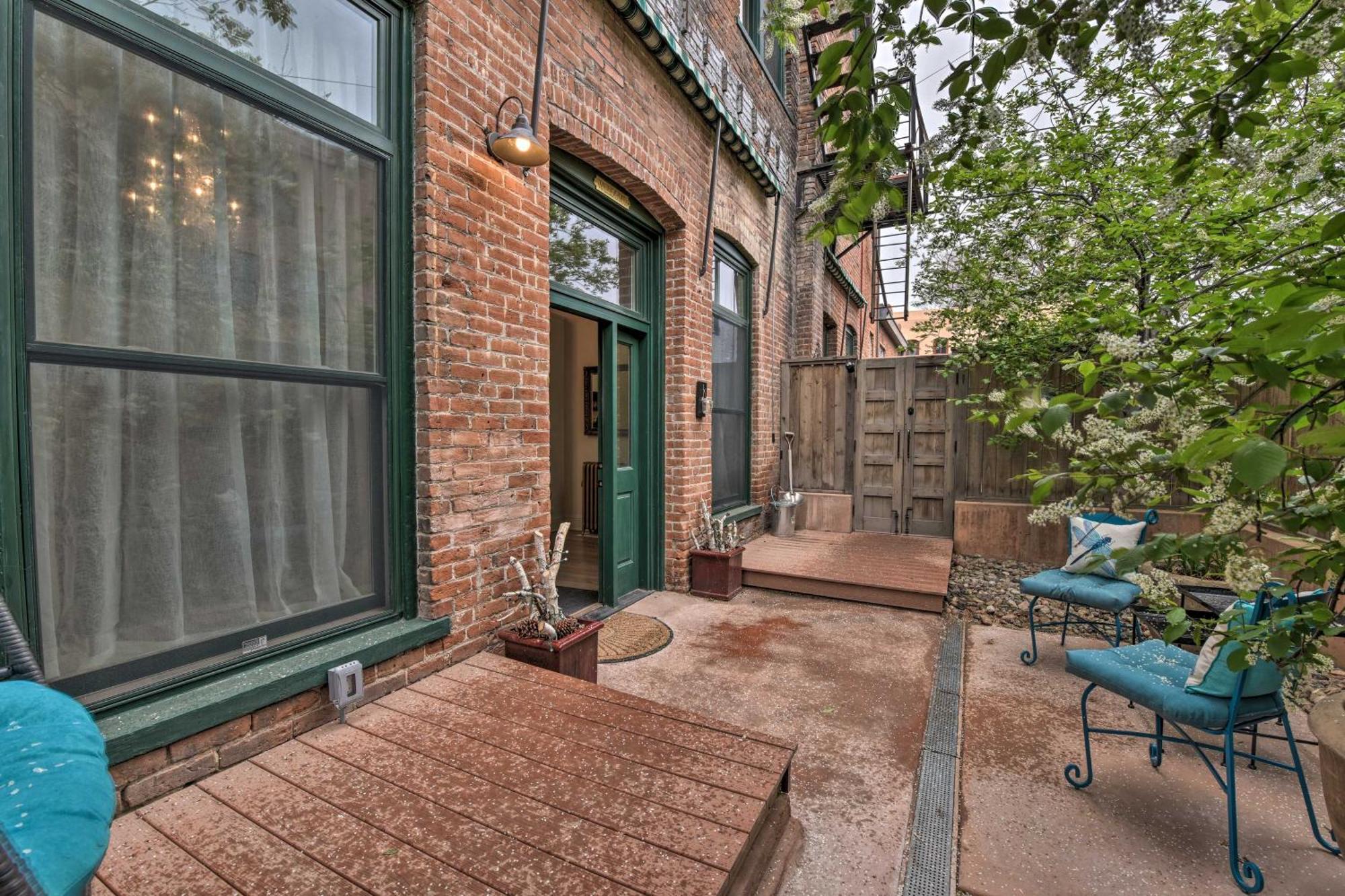 Walk To Arkansas River Historic Palace Loft! Салида Екстериор снимка